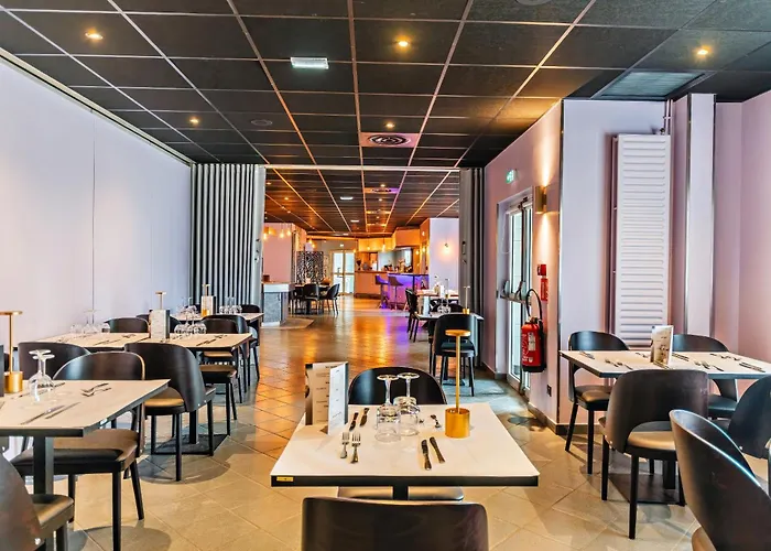 The Originals City, Eclipse, Lyon Est 3* デシーヌ・シャルピュー