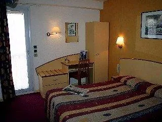 Hotel The Originals City, éclipse, Lyon Est 3*